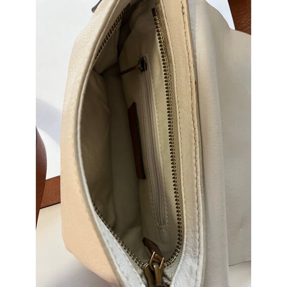 Fossil | Harper Saddle Crossbody Pebbled Leather Bag Cream - Picture 5 of 7